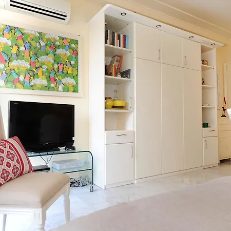 Studio Splendid Five Stars Holiday House Apartman