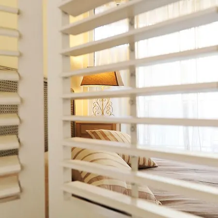 Studio Splendid Five Stars Holiday House Apartamento *